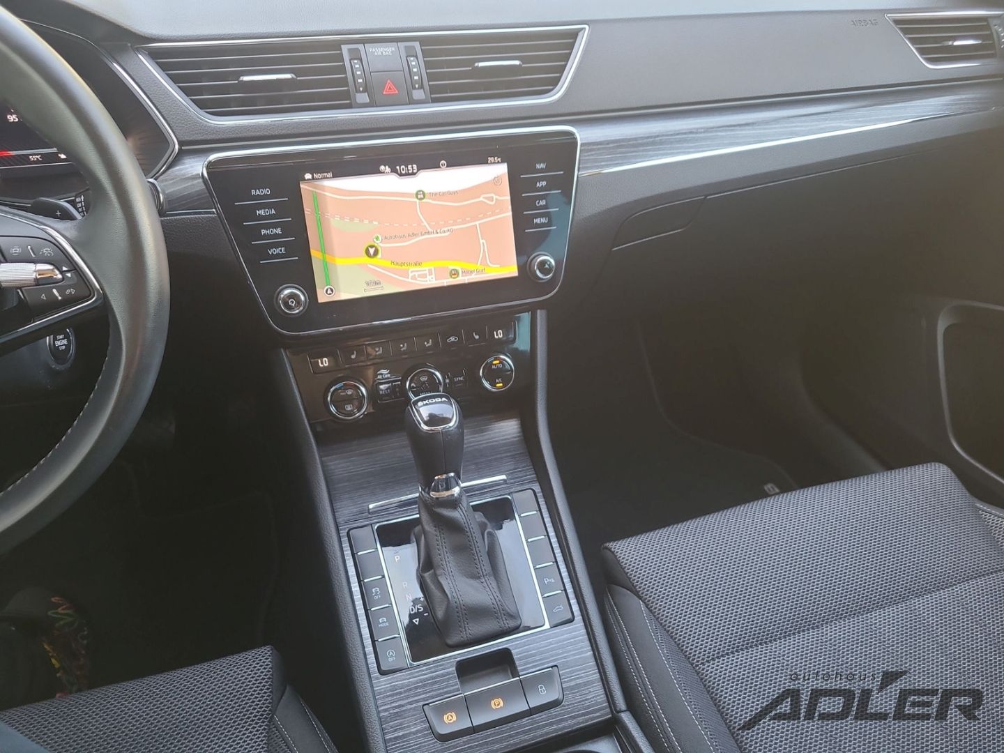 Skoda Superb Combi 2,0 TSI DSG Style AHZV Navi foto 18