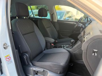 Volkswagen Tiguan - 11