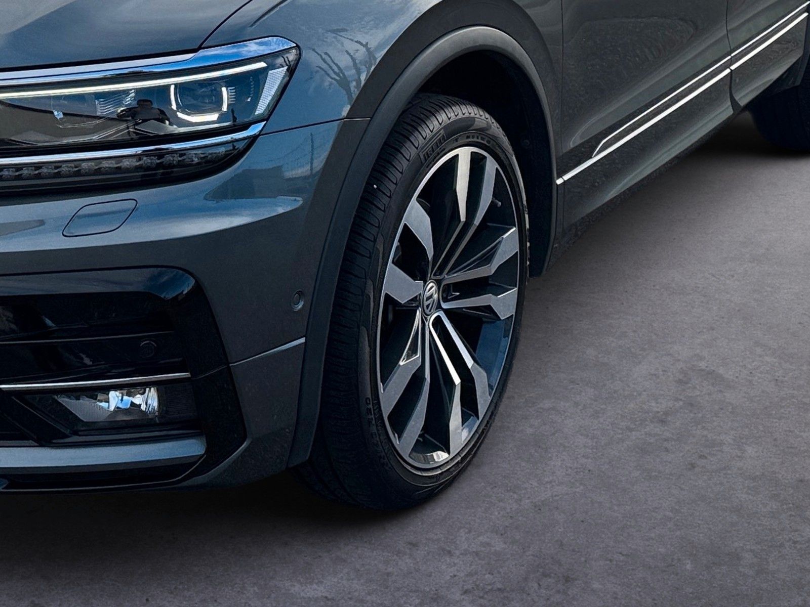 Fahrzeugabbildung Volkswagen Tiguan Allspace 2.0TDI R-Line Highline 4Motion