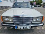 Mercedes-Benz 230E Oldtimer im Top-Zustand H-Kennzeichen - Mercedes-Benz 230 Gebrauchtwagen in Berlin
