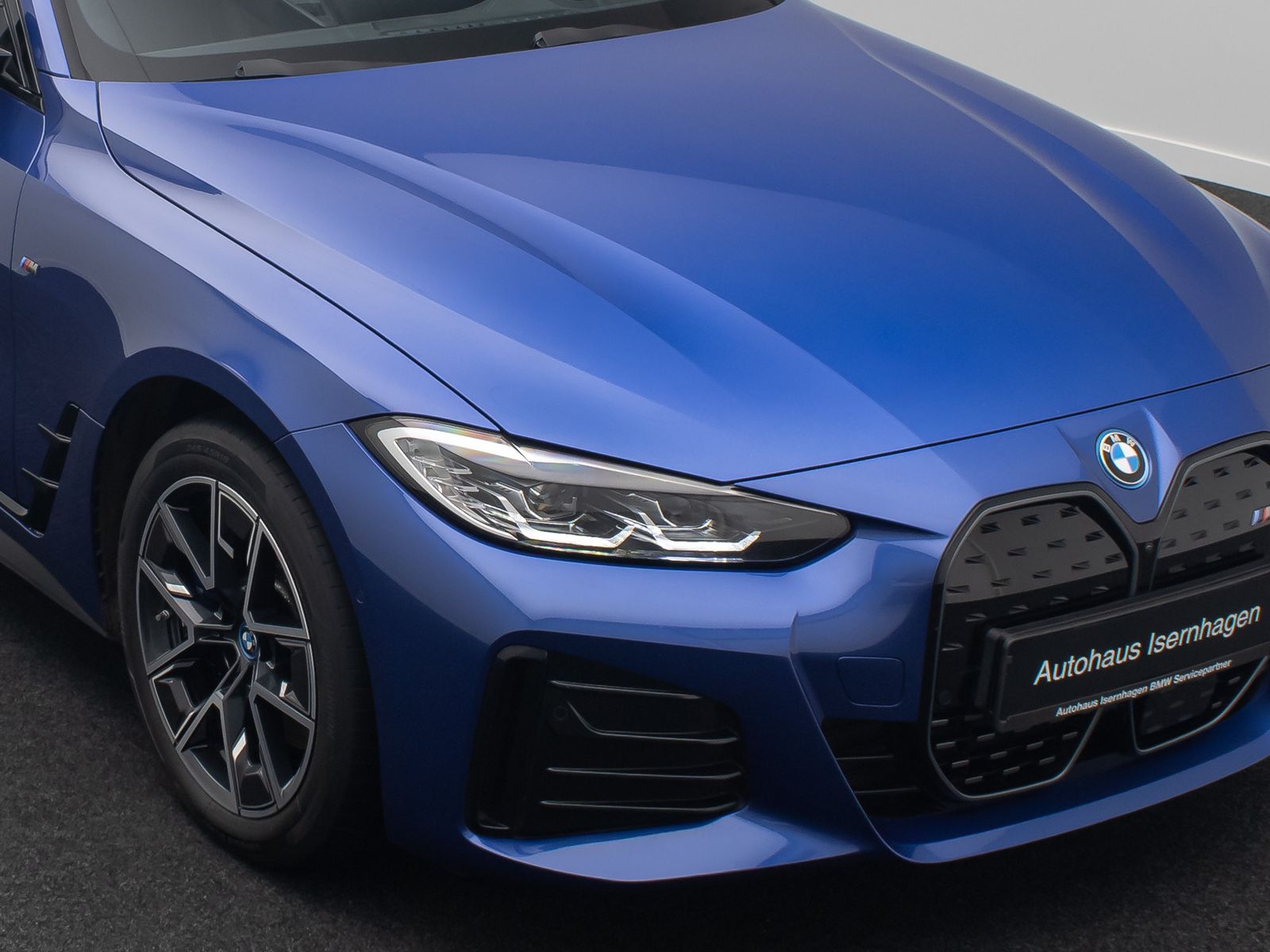 Fahrzeugabbildung BMW i4 M50 360° HUD AHK DAB Alarm H/K Komfort 18Zoll