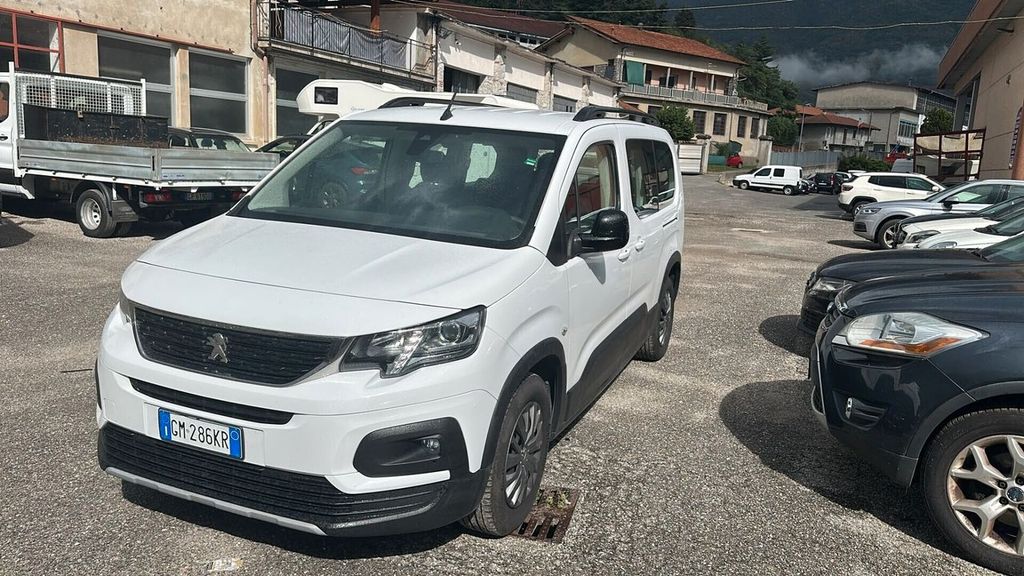 Image of Peugeot Rifter