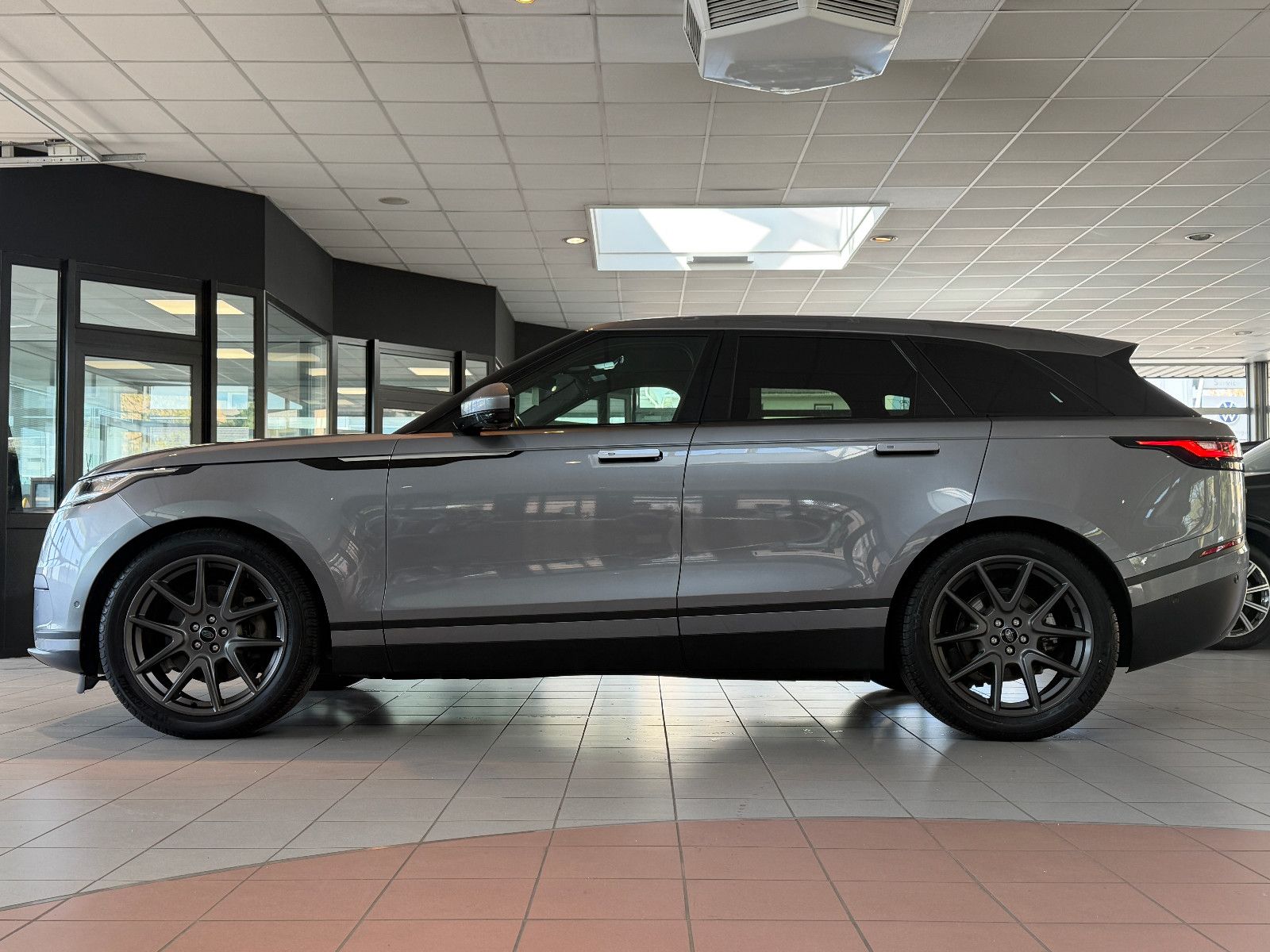 Fahrzeugabbildung Land Rover Range Rover Velar/360*KAM/LED/APPLE/LEDER/