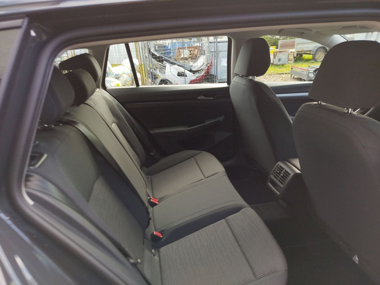 Fahrzeugabbildung Volkswagen Golf Variant Family 1.5 l TSI OPF 85 kW (116 PS)