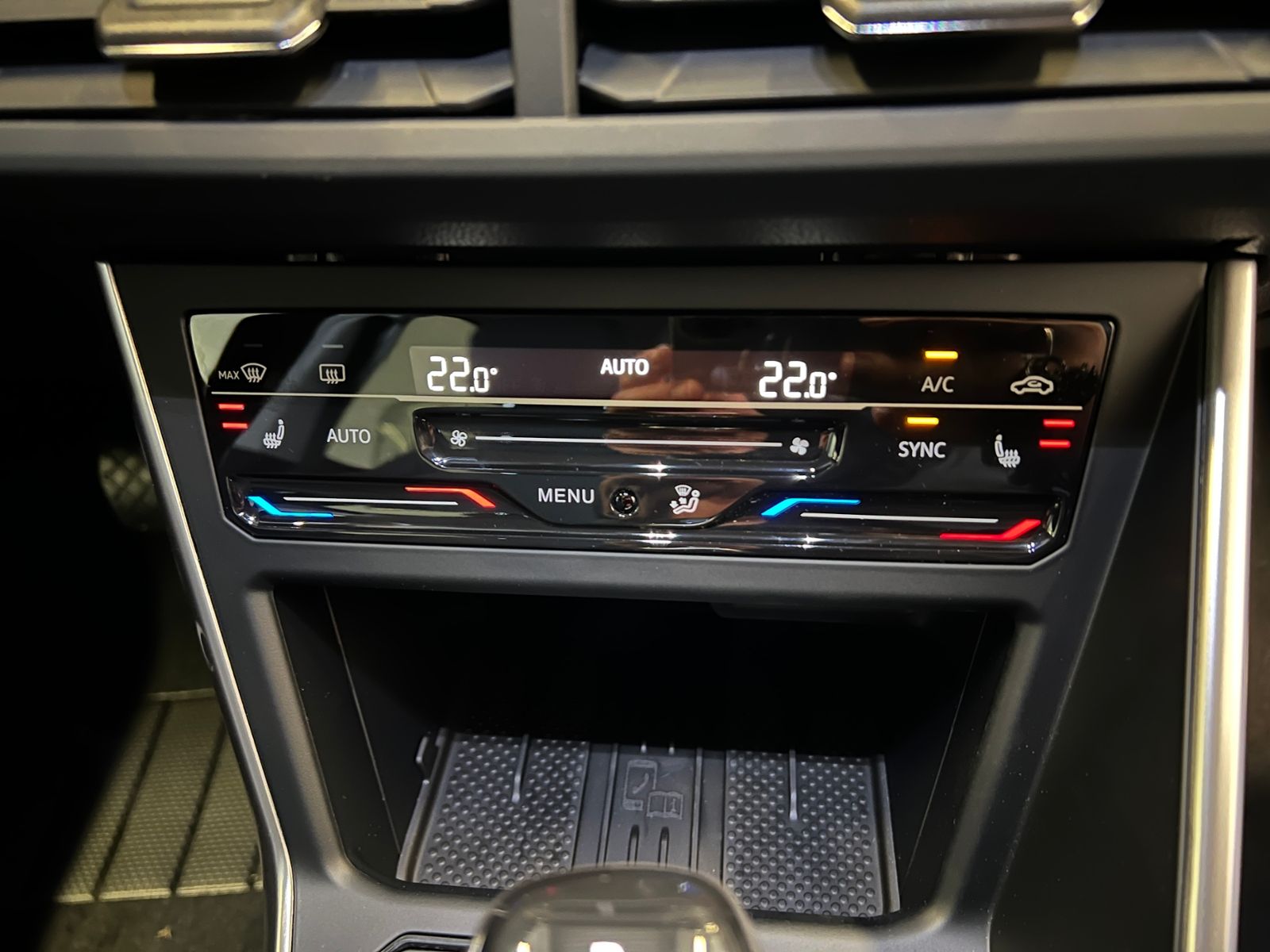 Fahrzeugabbildung Volkswagen Taigo Life 1.0 TSI DSG *IQ.LIGHT, Digital Cockpi