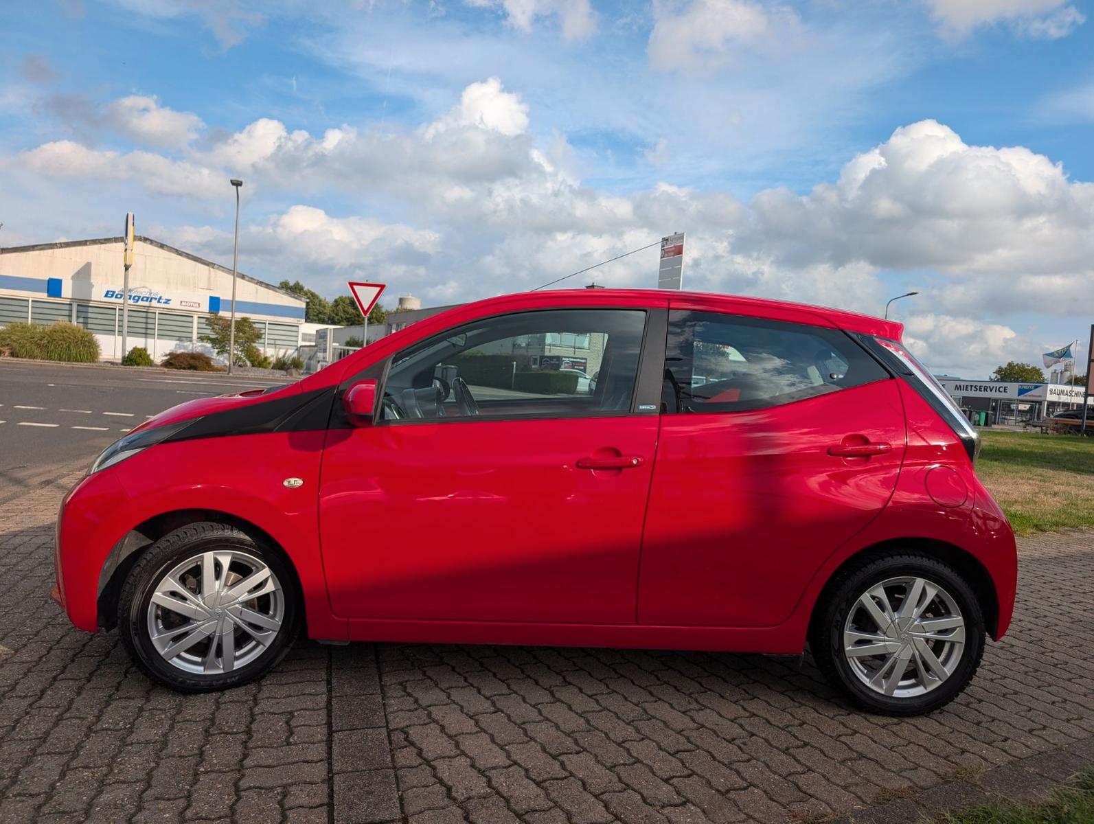 Toyota Aygo AYGO x-play Edition-S*KLIMA*KAMERA*TEMPOMAT