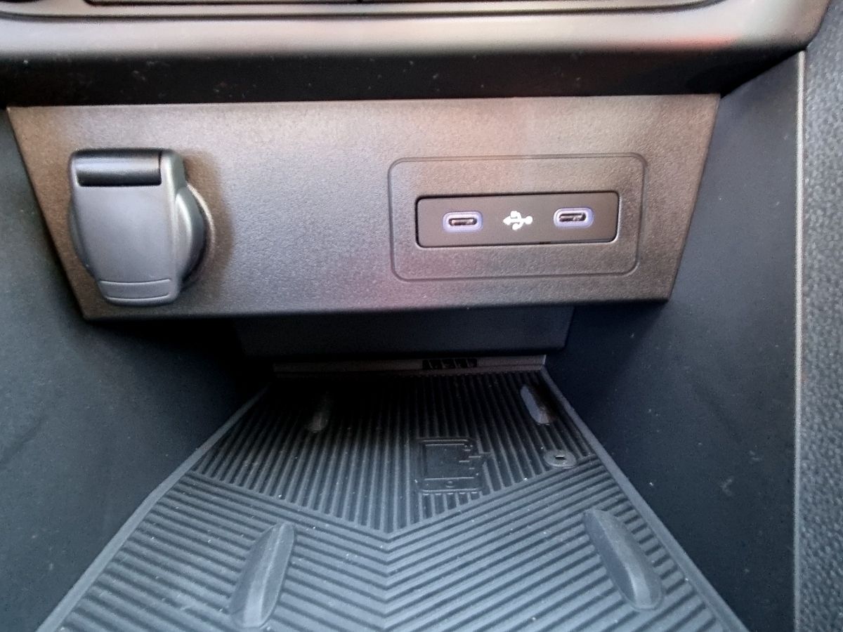 Fahrzeugabbildung Dacia Jogger Journey hybrid 155