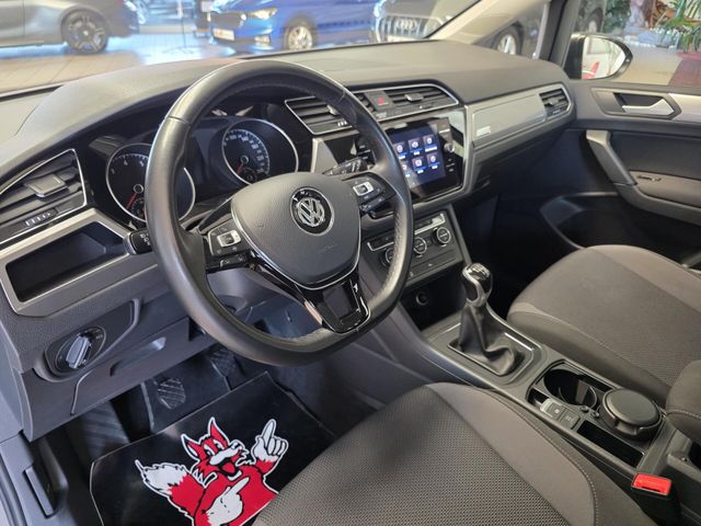 VW Touran — Foto 16