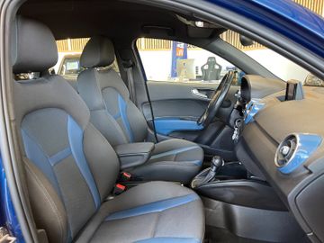 Audi A1 Sportback sport Aut.*1.HAND*BI-XENON*NAVI*PDC