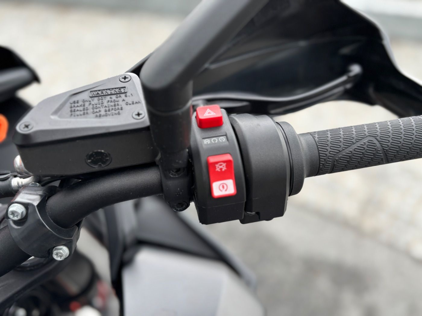 Fahrzeugabbildung KTM 890 SMT Modell 2023 Quickshifter, 2x Koffer
