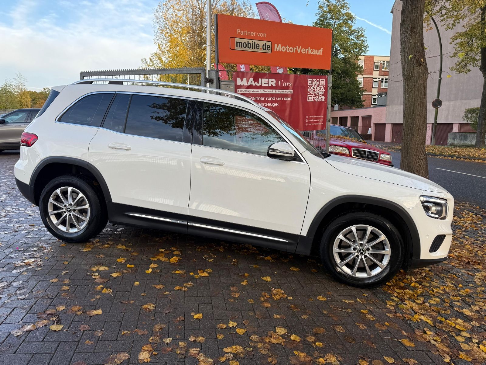 Fahrzeugabbildung Mercedes-Benz GLB 200  GLB 200 d*MEMORY*LED*CAM*CARPLAY*
