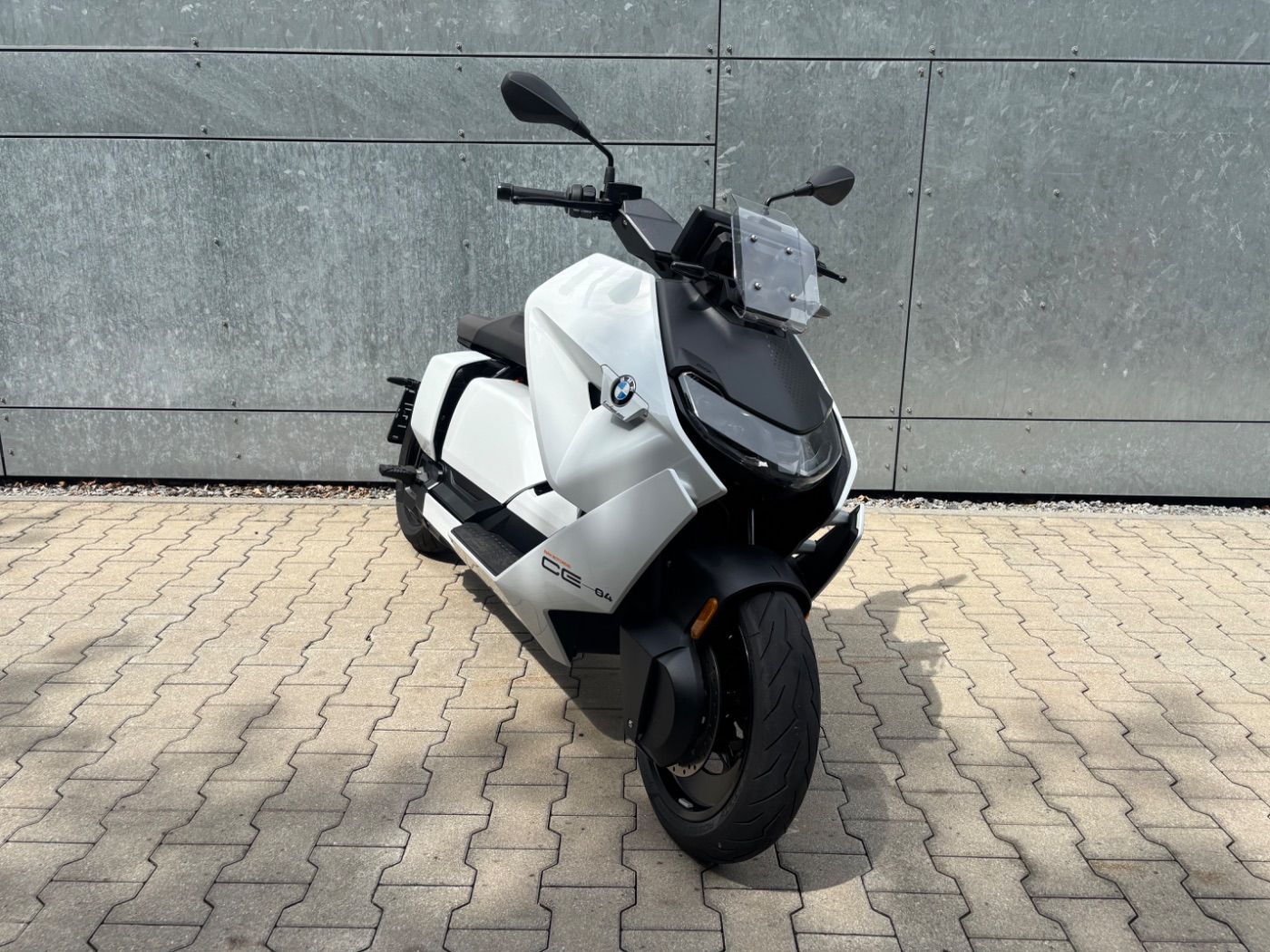 Fahrzeugabbildung BMW CE 04 2 Pakete Schnellladegerät