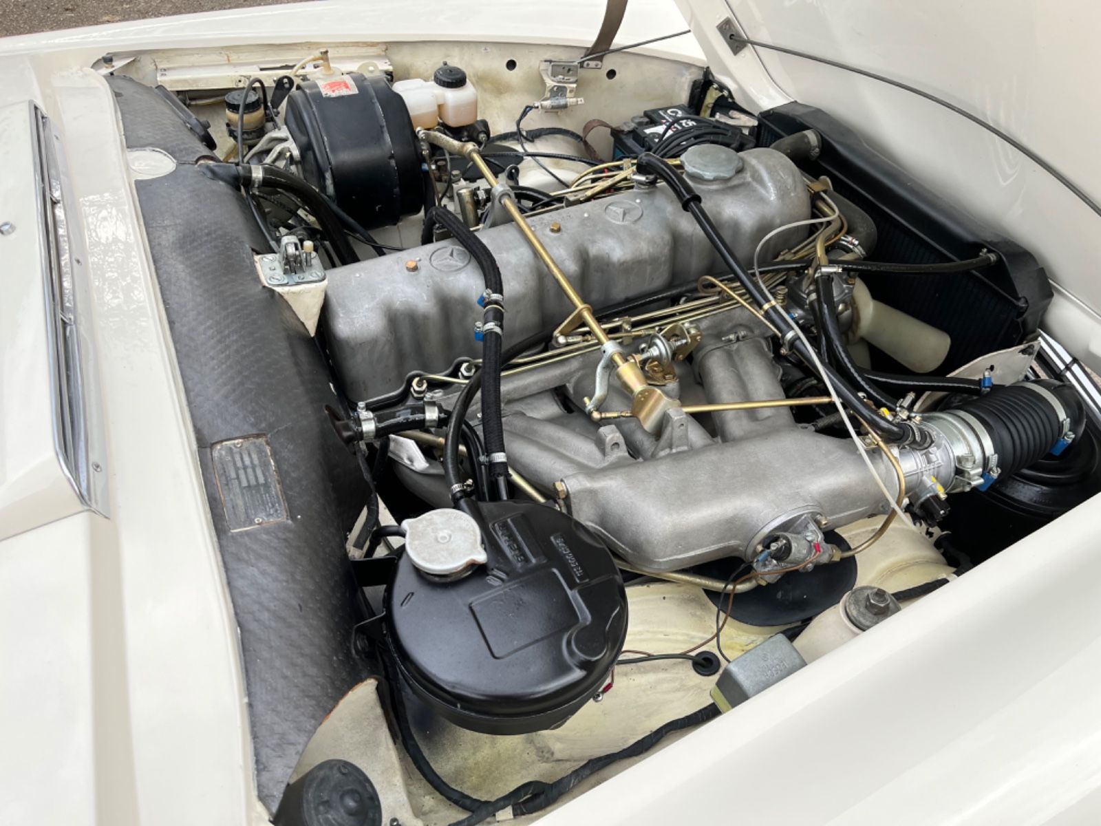 MERCEDES-BENZ 230 16