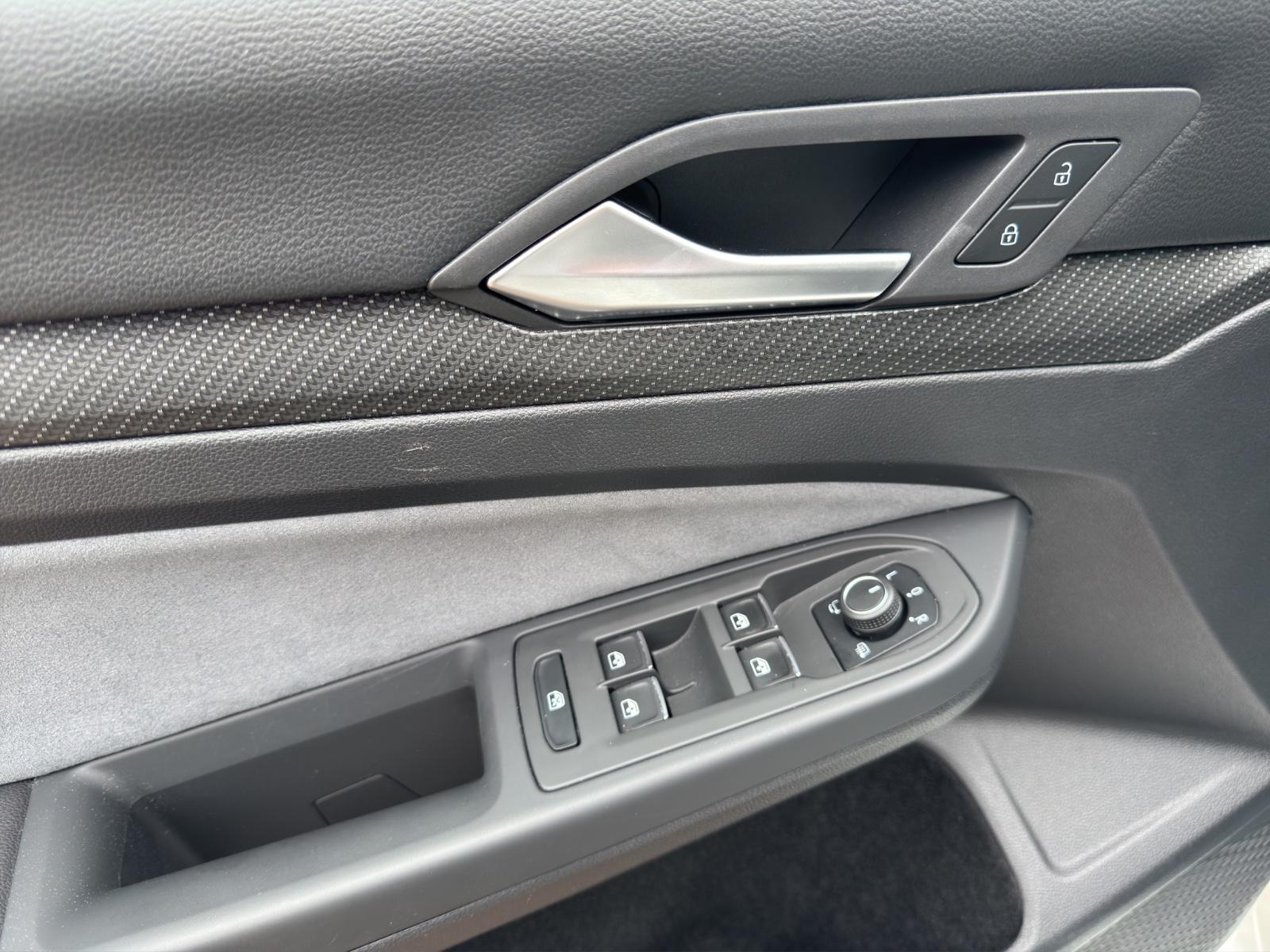 Volkswagen Golf VIII Lim. R-Line eTSI, 1 Hand, TOP Zustand, миниатюра 18
