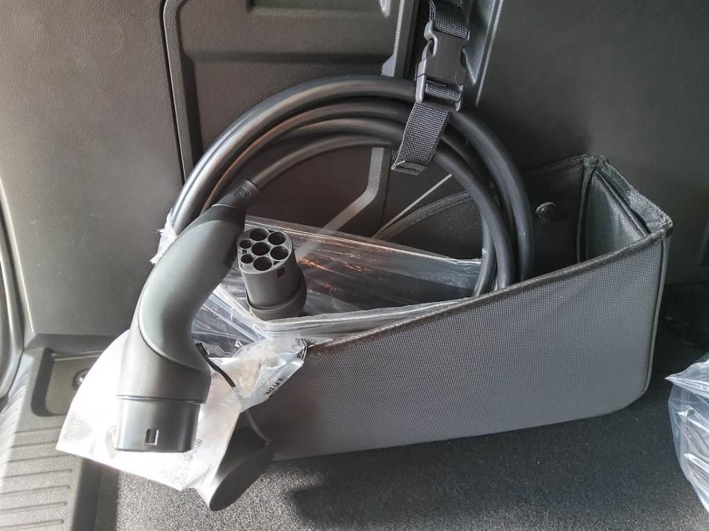 Fahrzeugabbildung Mercedes-Benz EQT 200 Style LED RFK Nav AHK 22KW-AC Flügeltüre