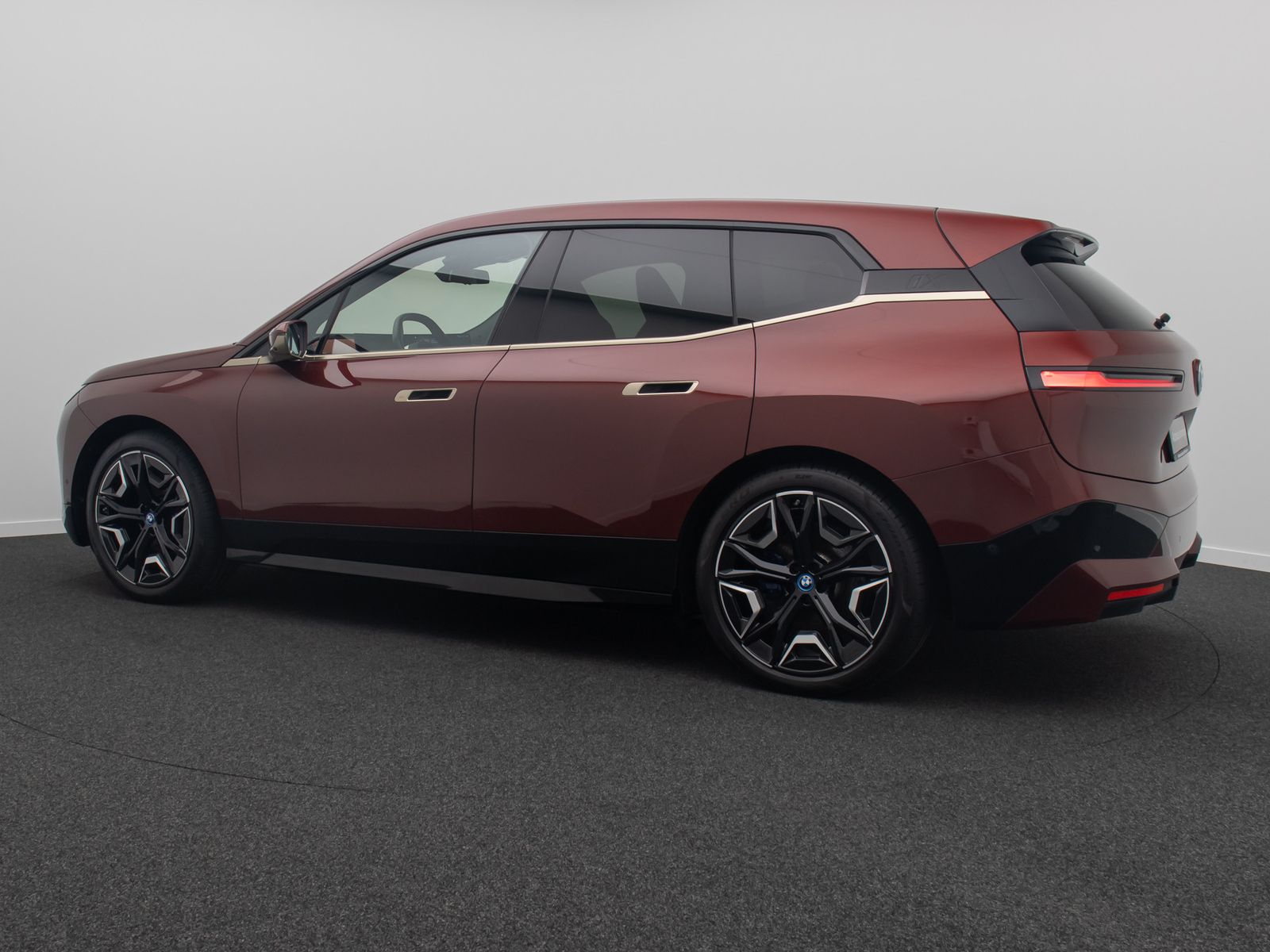 Fahrzeugabbildung BMW iX xD50 Sport Panorama Laser 360&deg;H/K SoftCL 22"