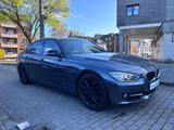 BMW 328 Baureihe 3 Lim. 328 i Sport 1.Hd, Leder,Navi - BMW 3er Reihe in Essen
