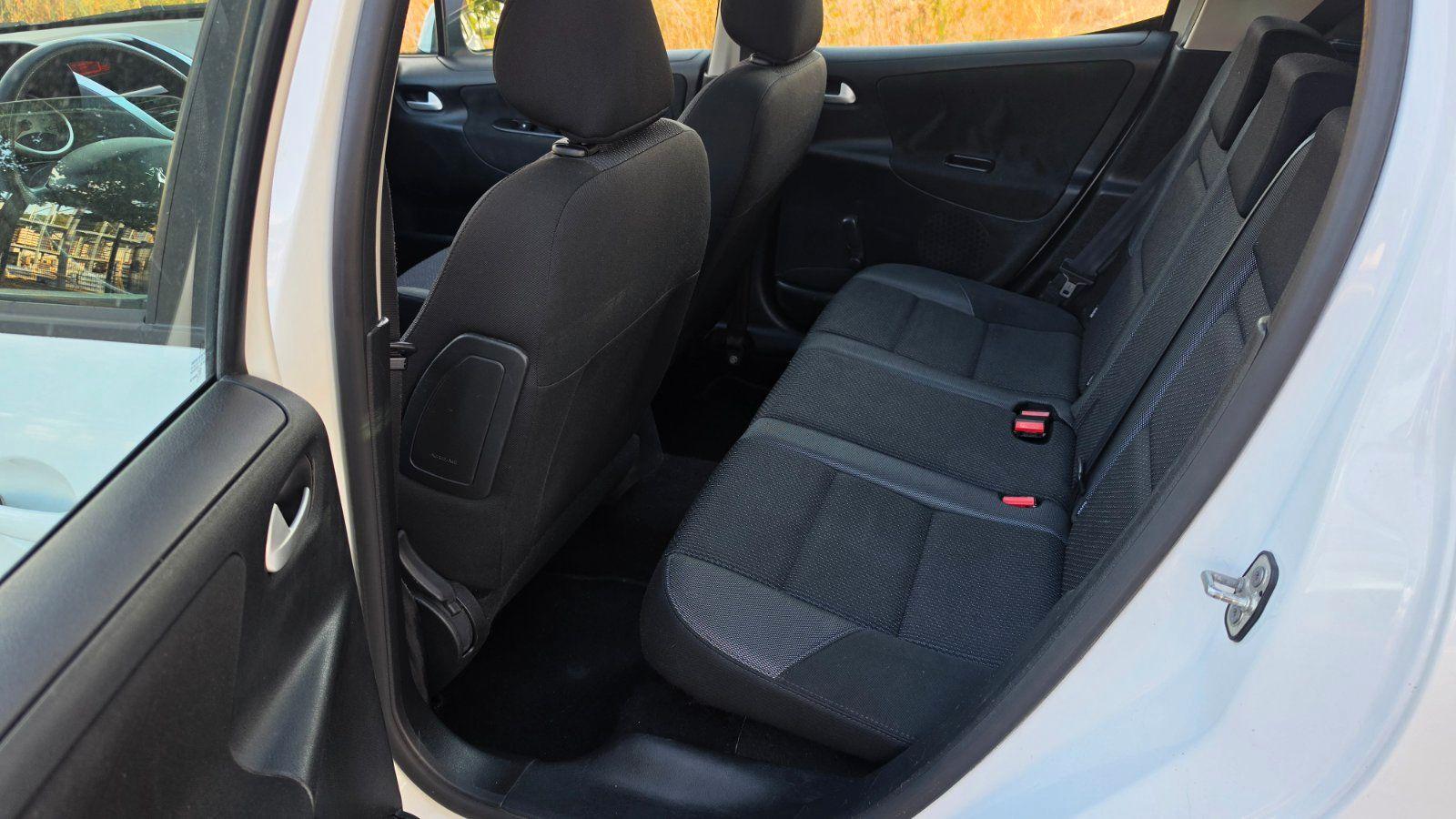 Peugeot 207 2010 — photo 8
