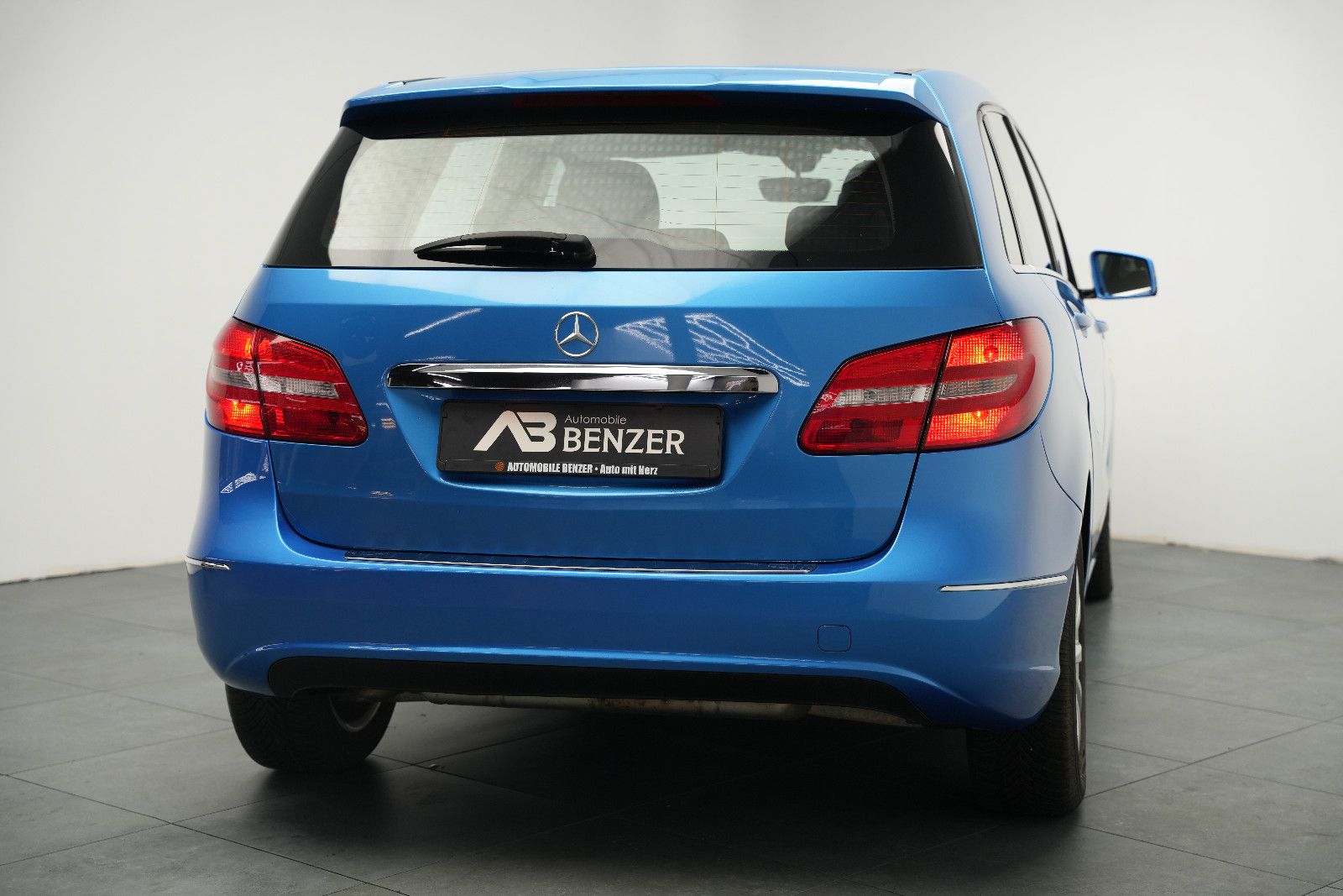 Fahrzeugabbildung Mercedes-Benz B 180 CDI/Edition E/Navigation/SHZ/MFL/ALU/