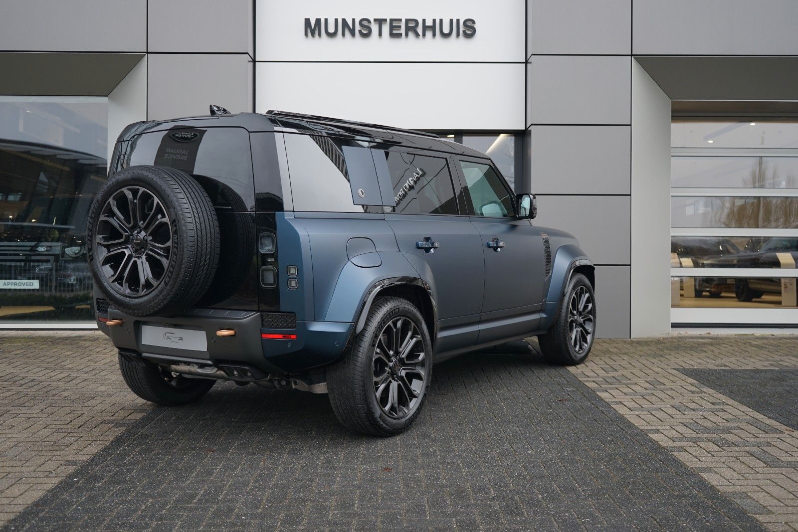 Land Rover Defender 110 OCTA imagem 2