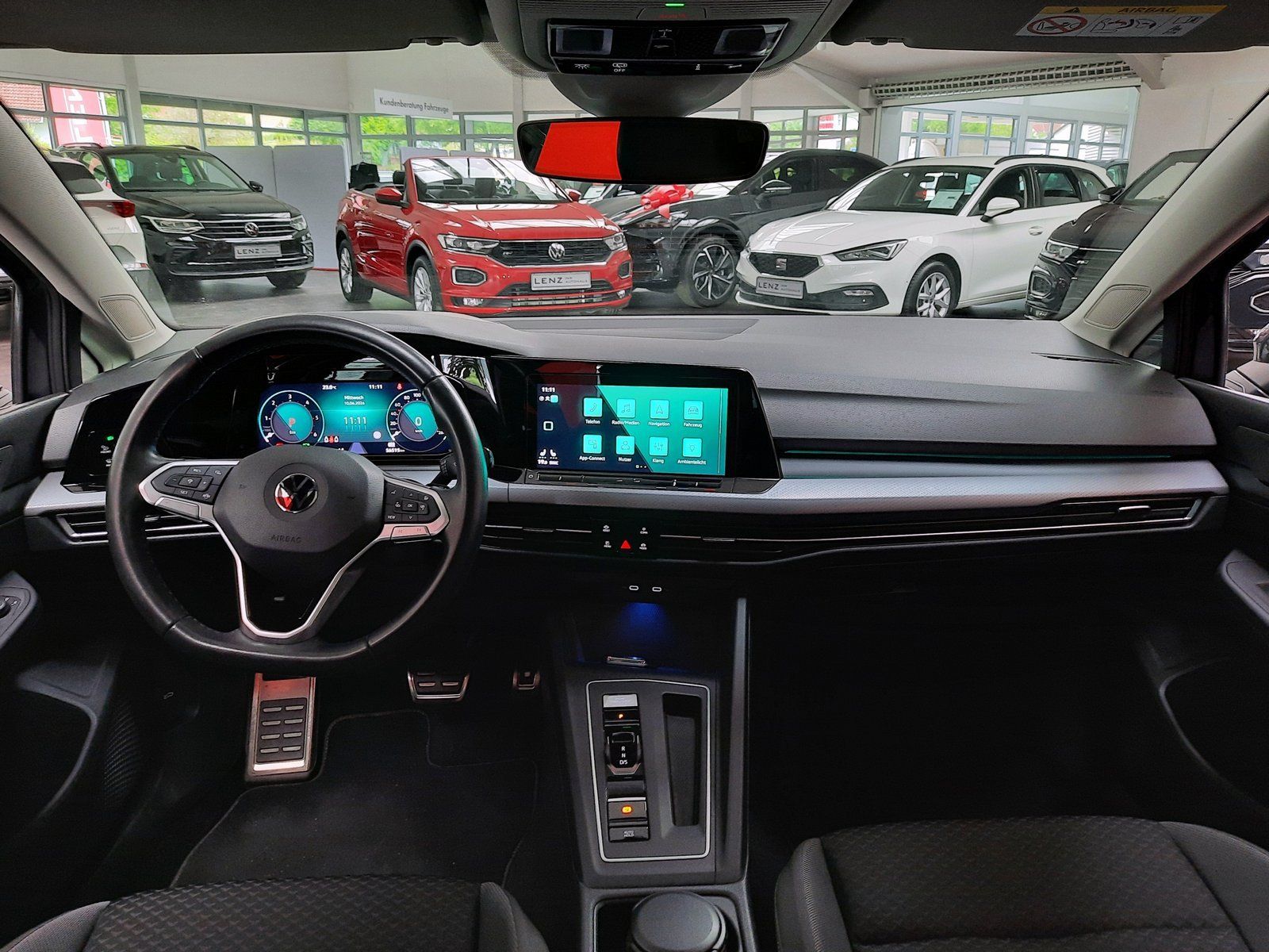 Fahrzeugabbildung Volkswagen Golf Active TDI DSG *AHK*Panodach*Navi*Cam*LED*