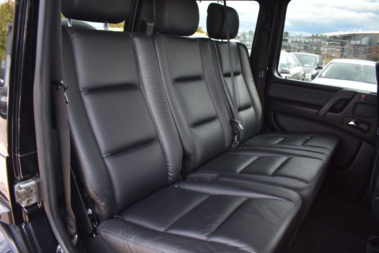 Fahrzeugabbildung Mercedes-Benz G 500 V8 1.HAND/AHK/SD/LEDER/KAMERA/TOTWINKEL