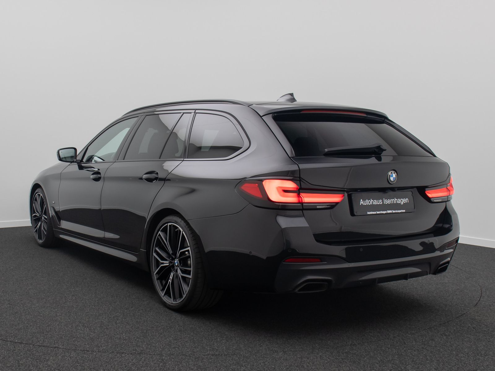 Fahrzeugabbildung BMW 540d xD M Sport DAB Laser HiFi HUD Panorama 20"