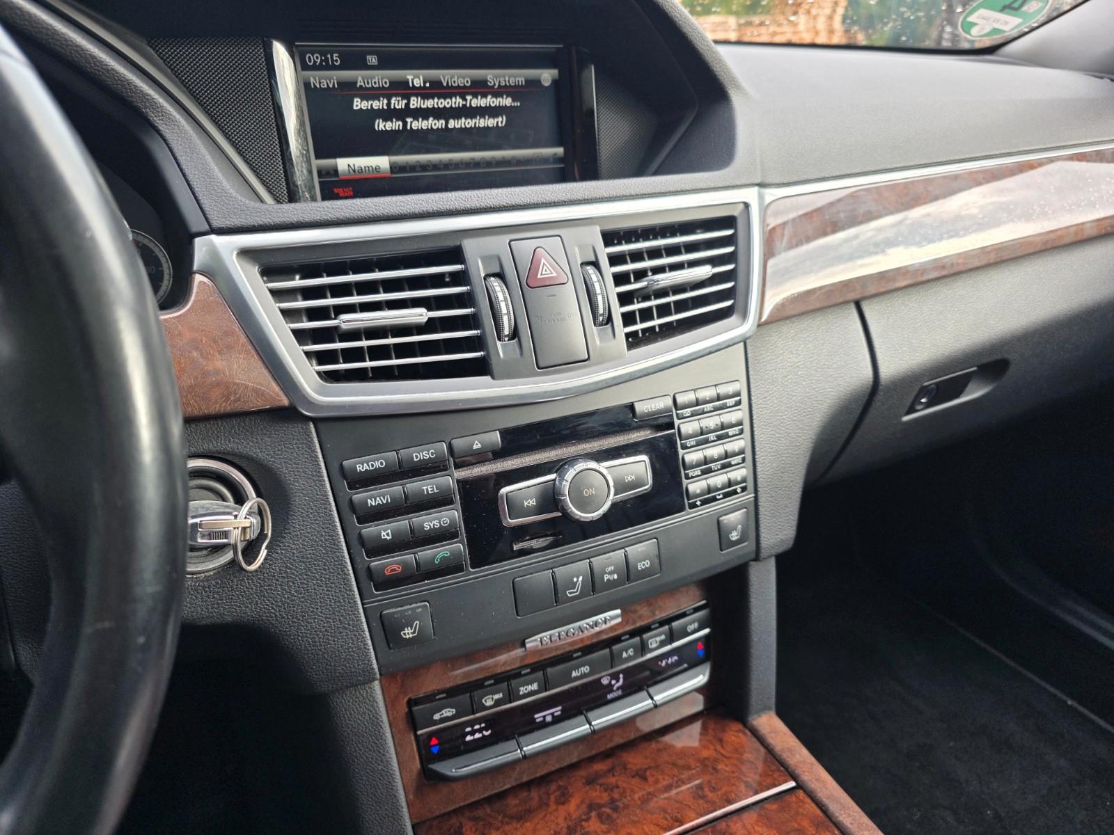 Mercedes-Benz E250 2012 — photo 17