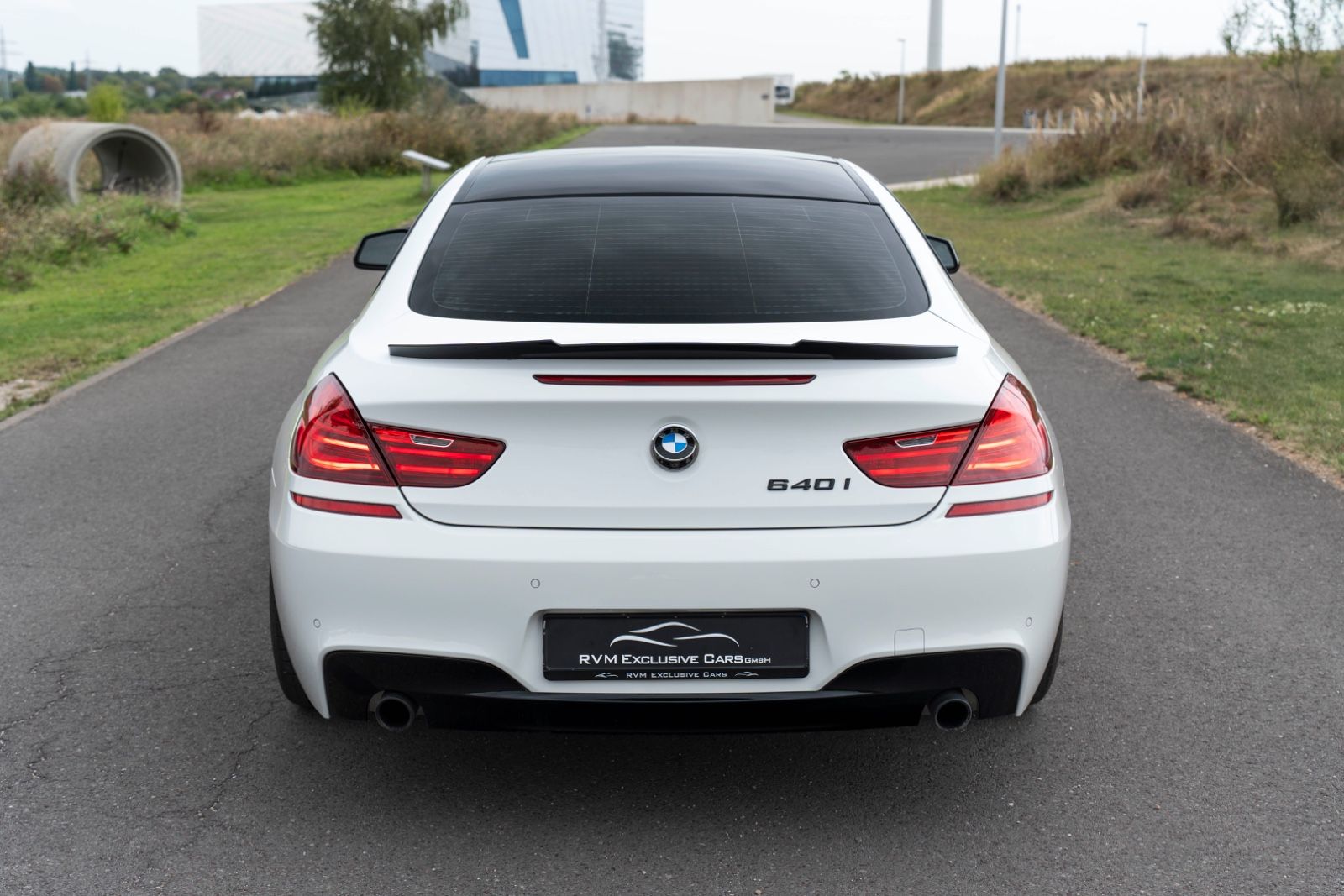 Fahrzeugabbildung BMW 640I M-SPORT B&O HUD KAM NAV ALC CARBON