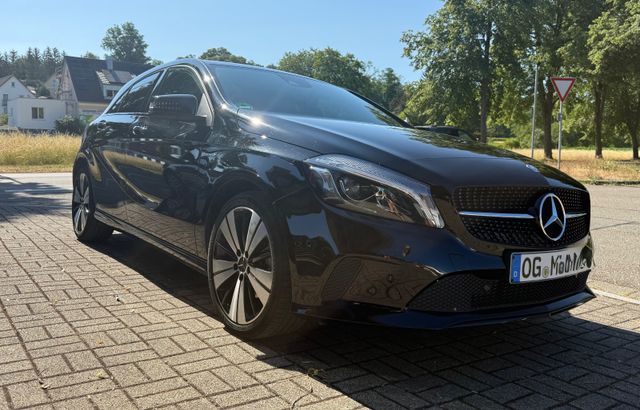MERCEDES-BENZ A 200  BlueEfficiency Urban  Night Paket LED