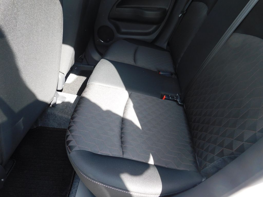 Fahrzeugabbildung Mitsubishi Space Star Select+ 1.2 MIVEC ClearTec 5-Gang