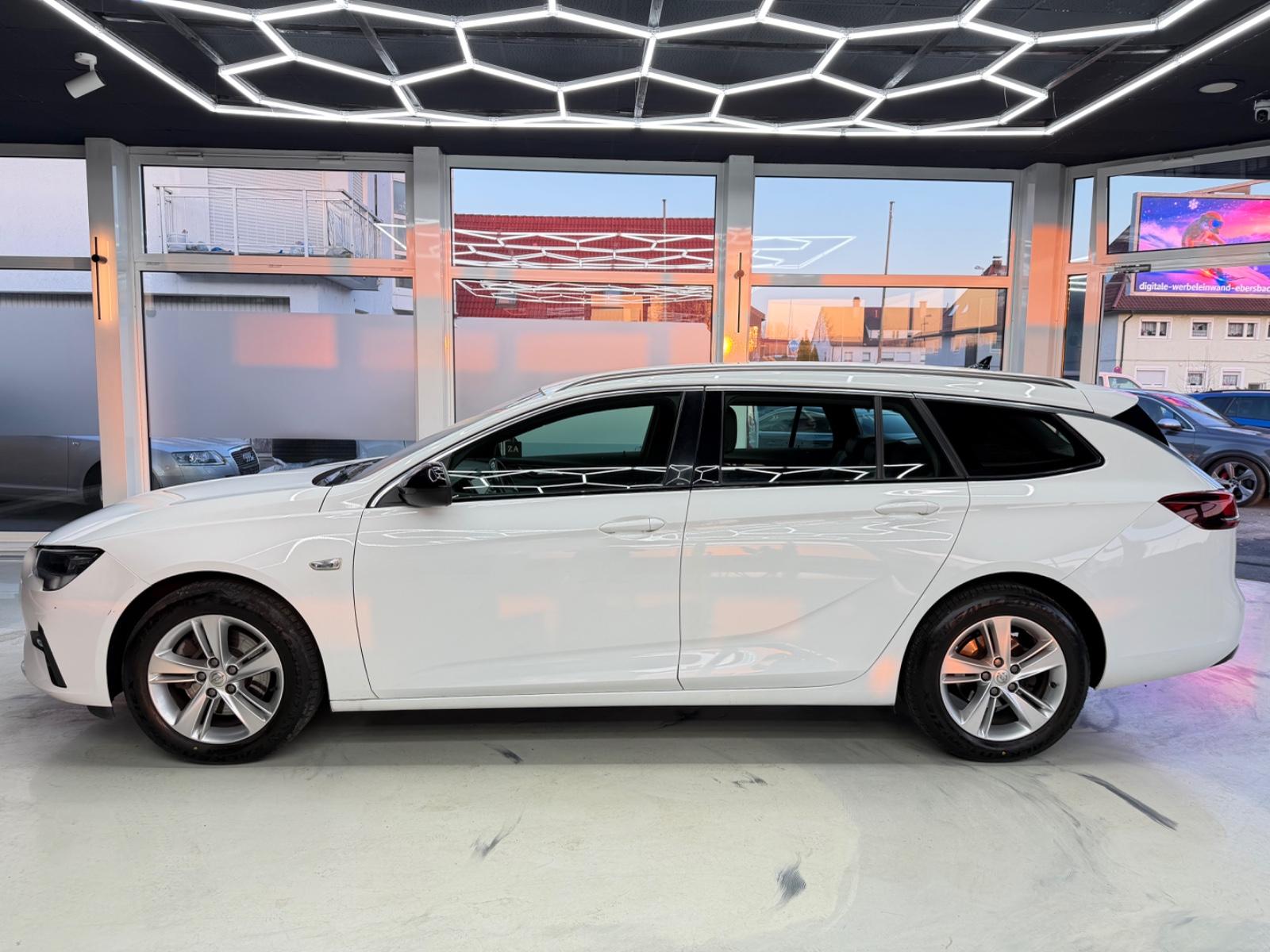 Opel Insignia B Sports Tour Elega4x4*NAVI*AHK*XENO