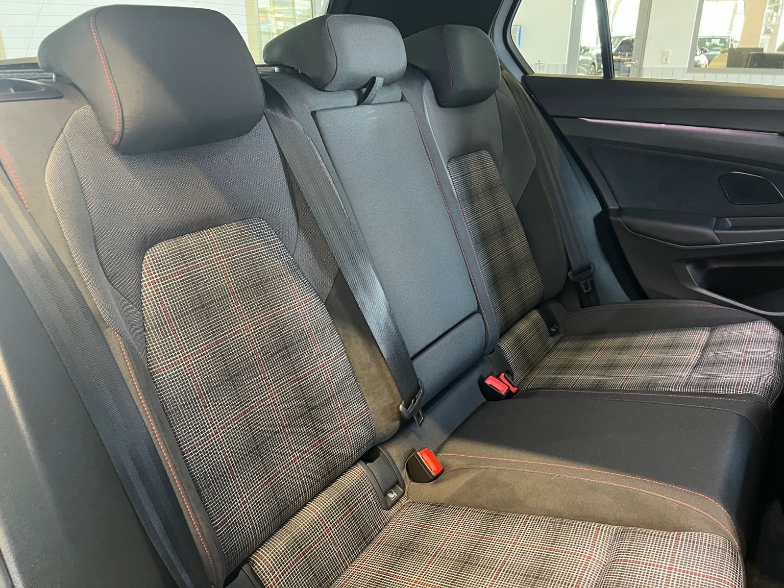 Fahrzeugabbildung Volkswagen Golf VIII GTI 2.0 TSI DSG *AHK, LED, Black Style