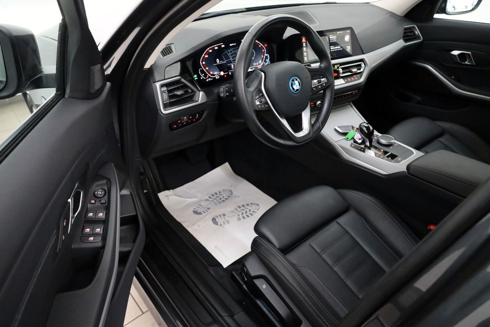 Fahrzeugabbildung BMW 320 e Advantage,Lim. Leder,Navi,LED,SH,Kamera