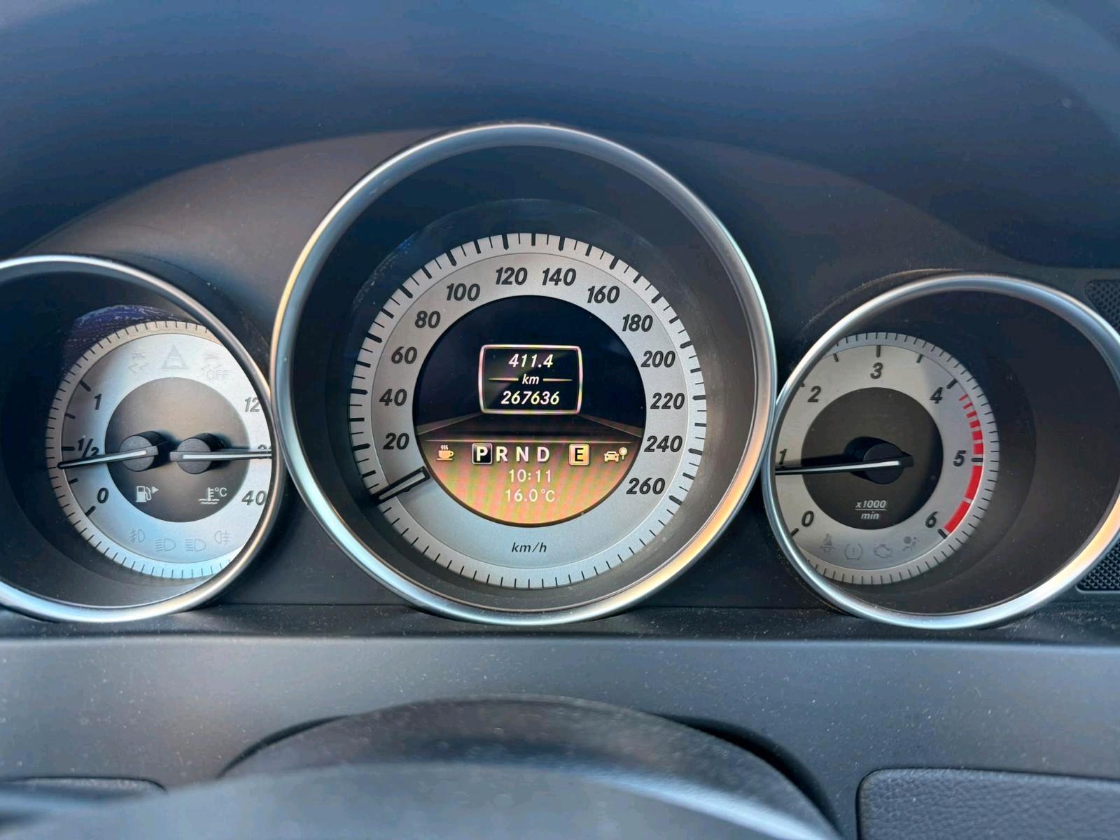 Mercedes-Benz C220 2012 — photo 9