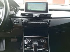 Fahrzeugabbildung 218 Active Tourer i Navi Keyless HUD El. Heckkla