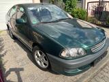 Toyota Avensis 1.8 Selektion  in sehr gutem Zustand - gebrauchte Toyota Avensis aus dem Jahr 2000