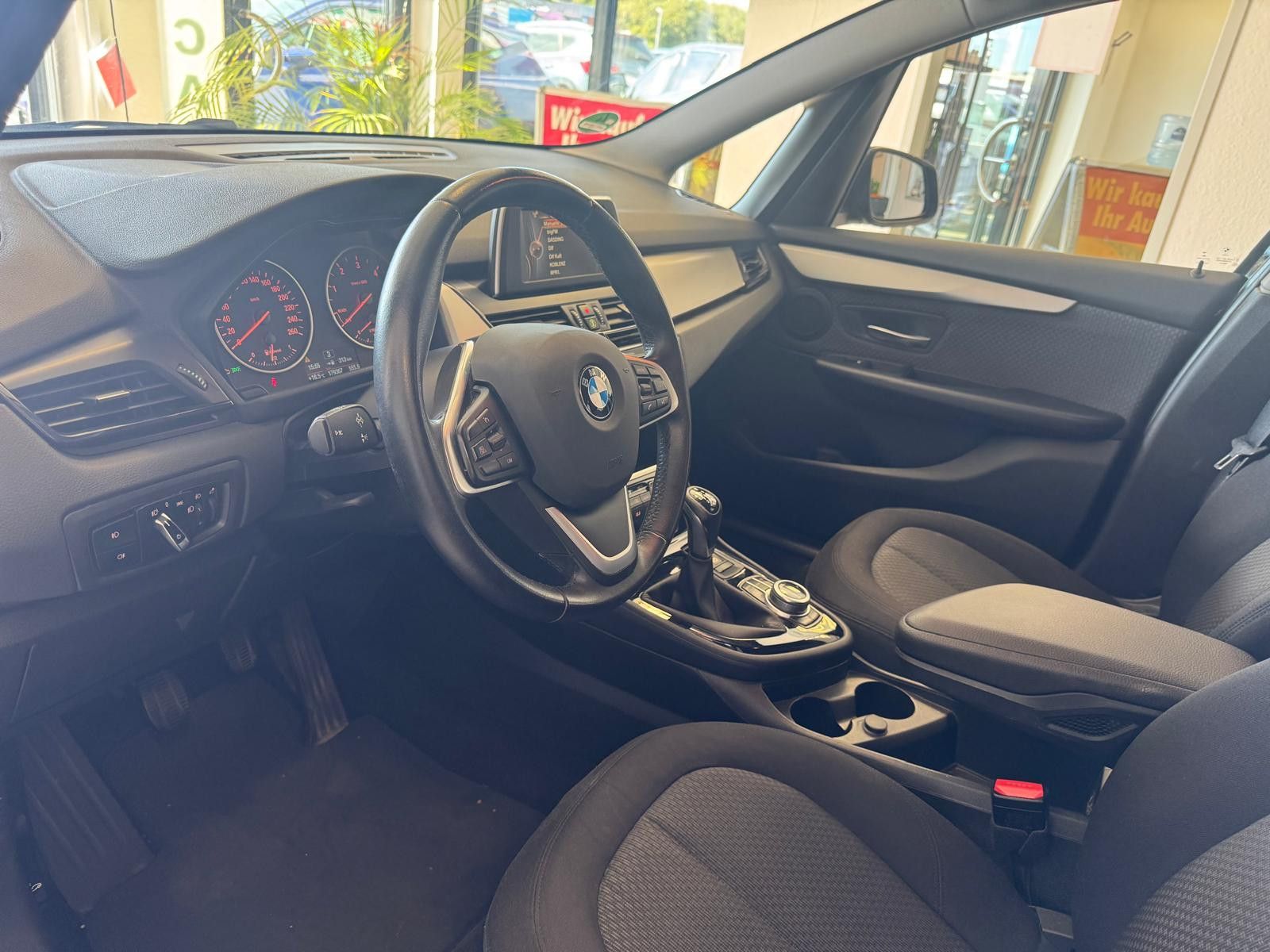 Fahrzeugabbildung BMW 216 Baureihe 2 Gran Tourer 216 d Advantage