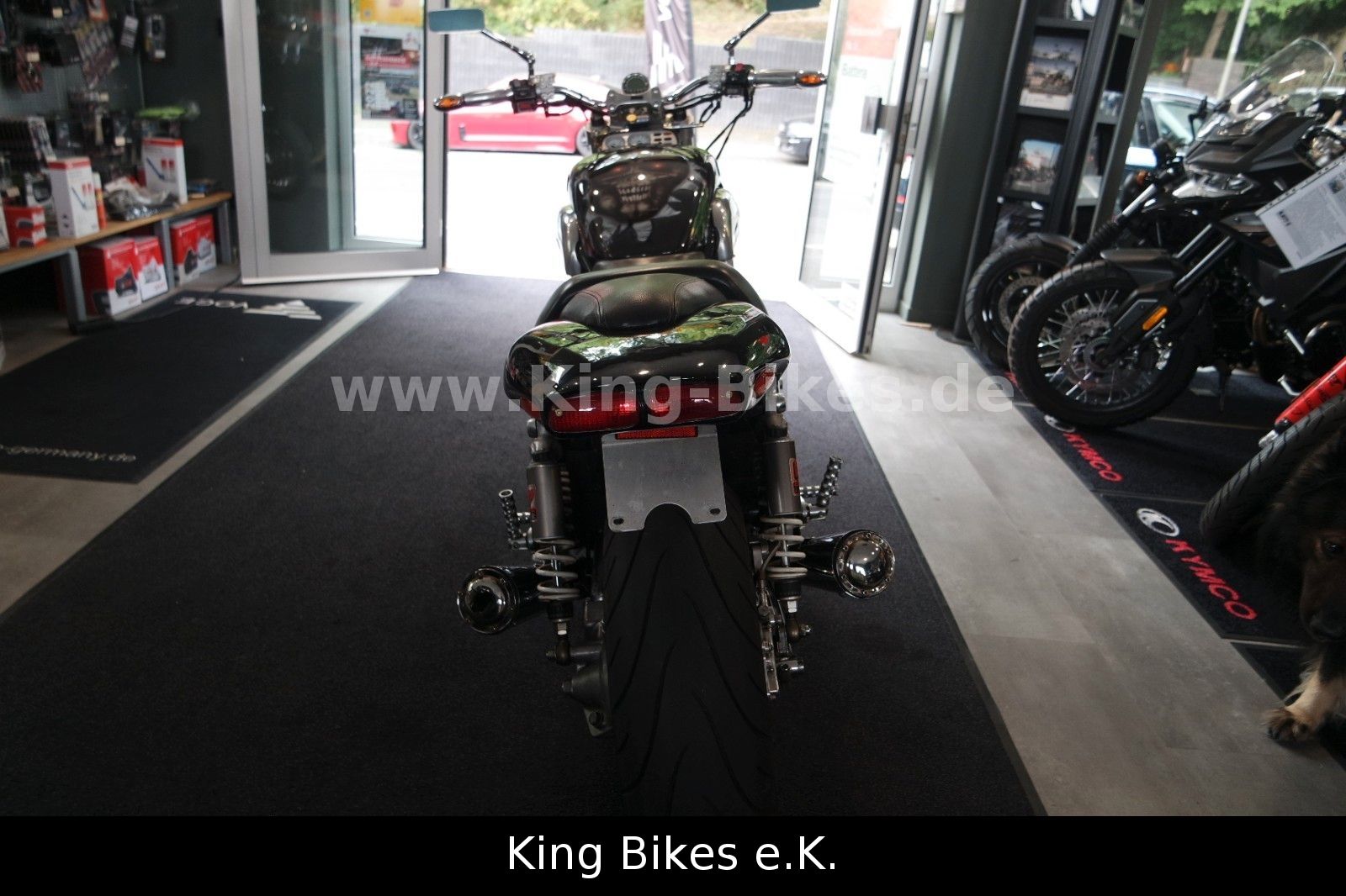 Fahrzeugabbildung Yamaha Vmax 1200 - Billet - White Power - Supertrapp