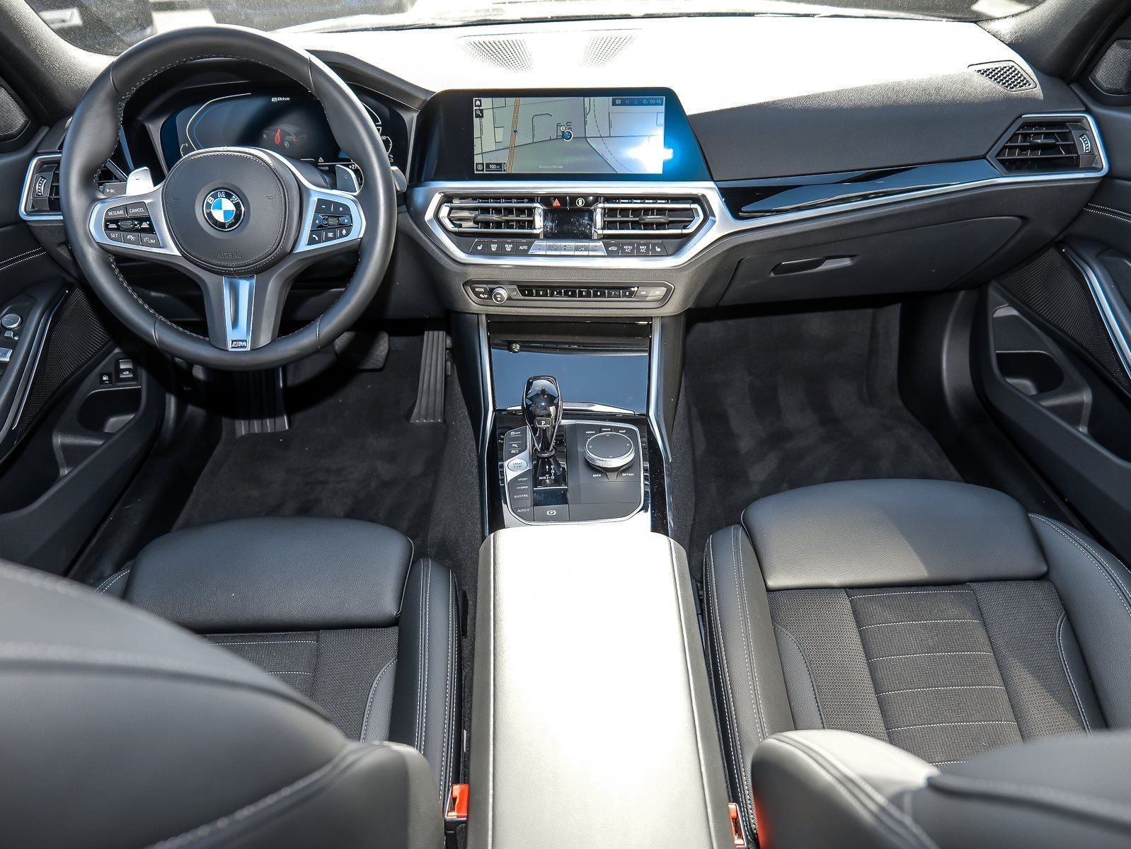 BMW 330e Touring Sport Line Navi+LED+ACC+AHK+Hifi+Sp foto 3