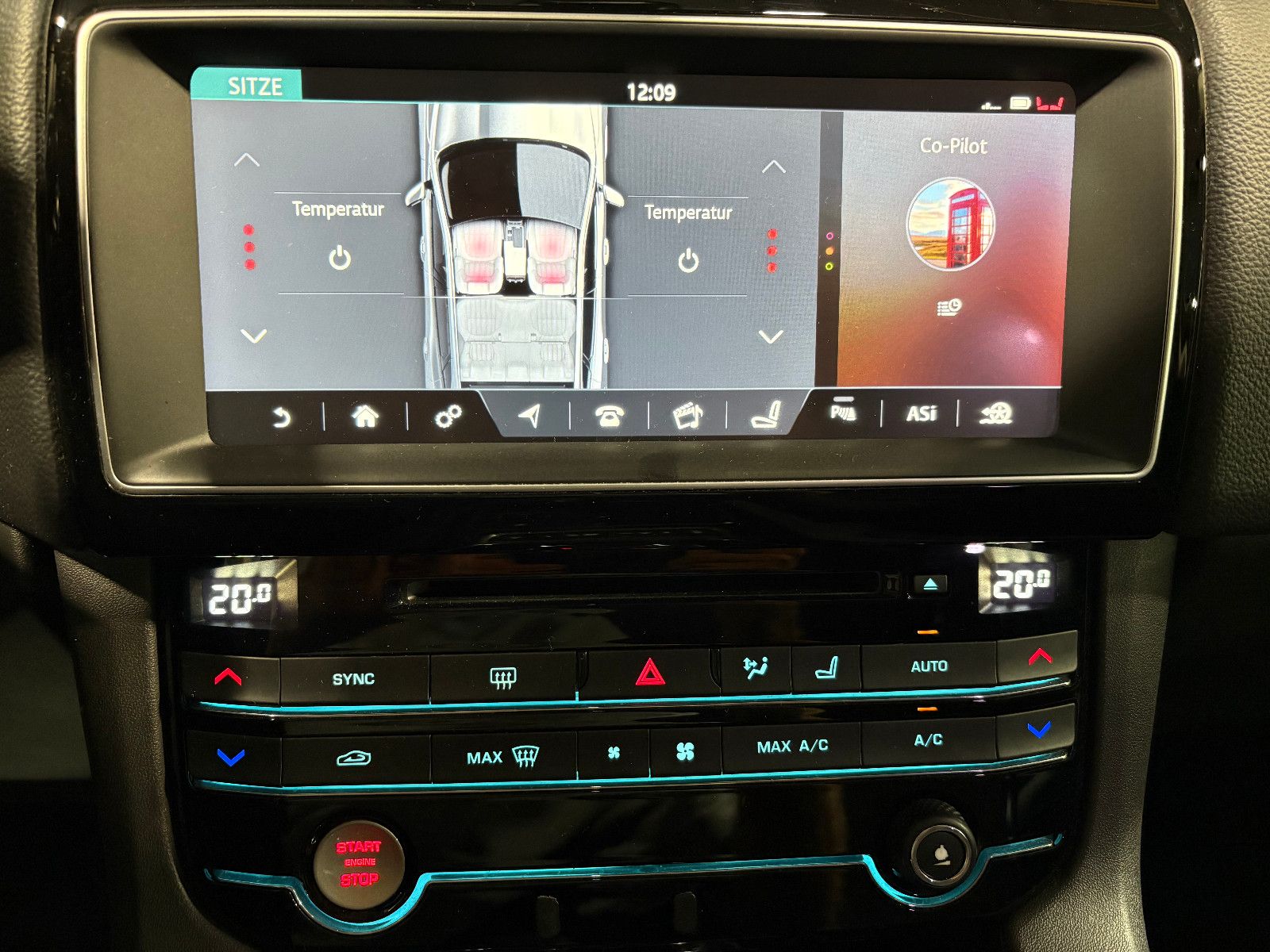 Fahrzeugabbildung Jaguar F-PACE Pure AWD/HEAD-UP/NAVI/PDC/SOUNDSYSTEM