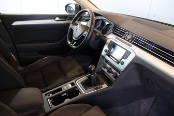 Volkswagen Passat 1.6 TDI Comfortline ACC+KAM+LED+17"+AHK