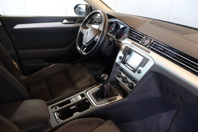 Volkswagen Passat 1.6 TDI Comfortline ACC+KAM+LED+17"+AHK