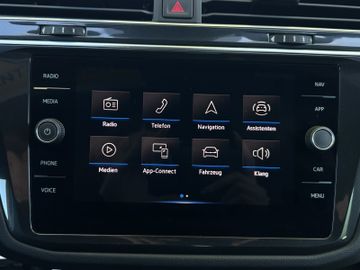 Volkswagen Tiguan - 12