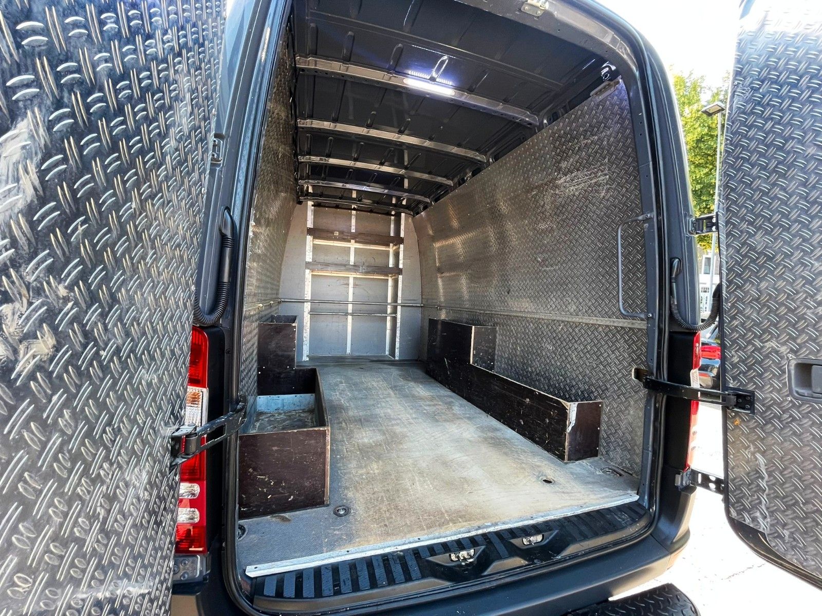 Fahrzeugabbildung Mercedes-Benz SPRINTER DOKA MAXI AUTOMATIK KLIMA  NAVI LUFTFED