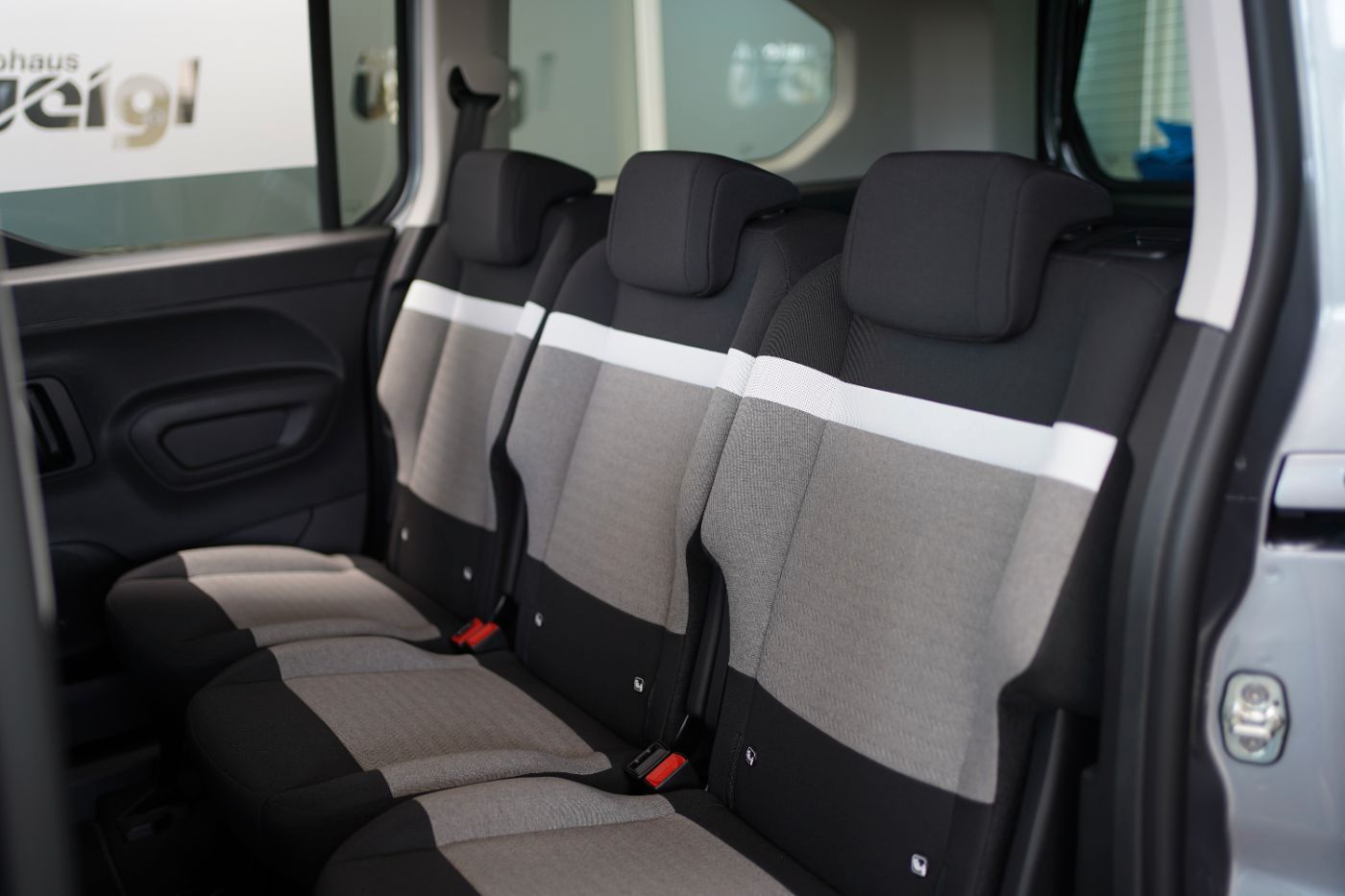 Fahrzeugabbildung Citroën Berlingo XL BlueHDi 130 Max Winter Paket Navi DA