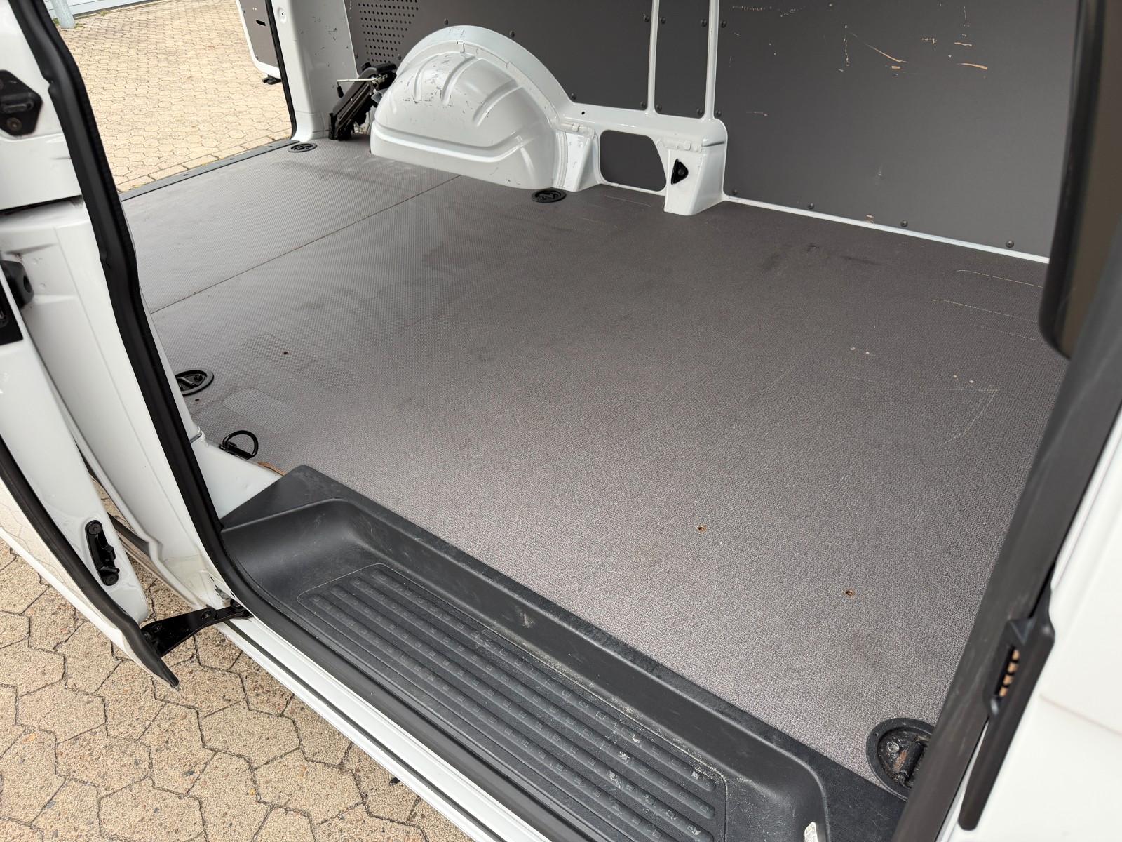 Volkswagen T6.1 Transporter Kasten FWD lang 3 SITZE*PDC*