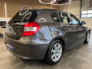 BMW 120 Baureihe 1 Lim. *TEMPOMAT*SZHZ*AHK*KLIMA*PDC