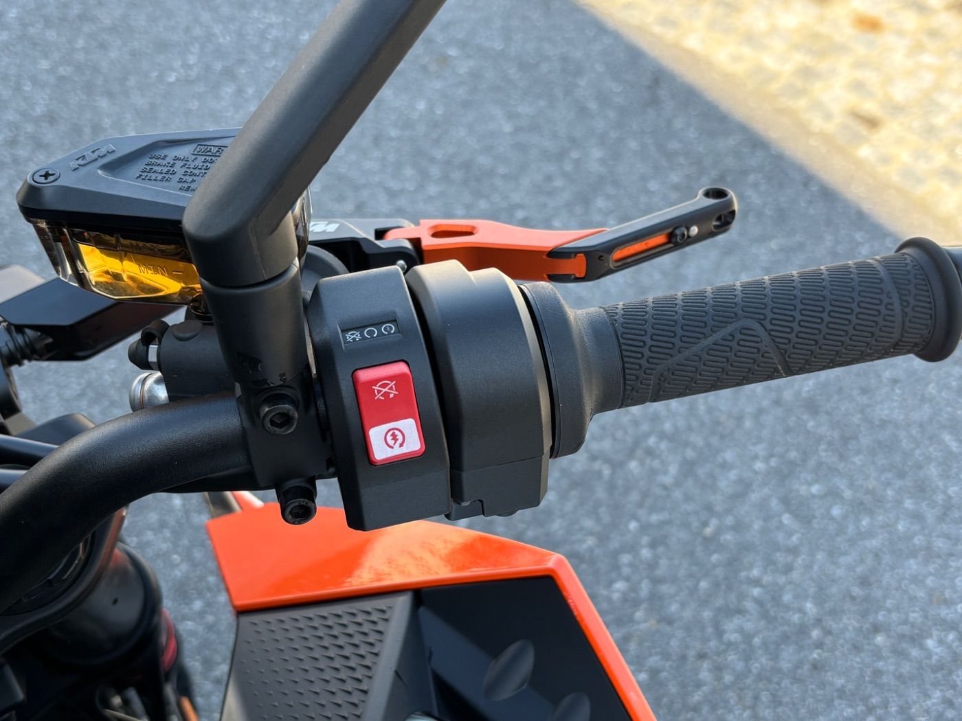 Fahrzeugabbildung KTM 990 Duke Modell 2026