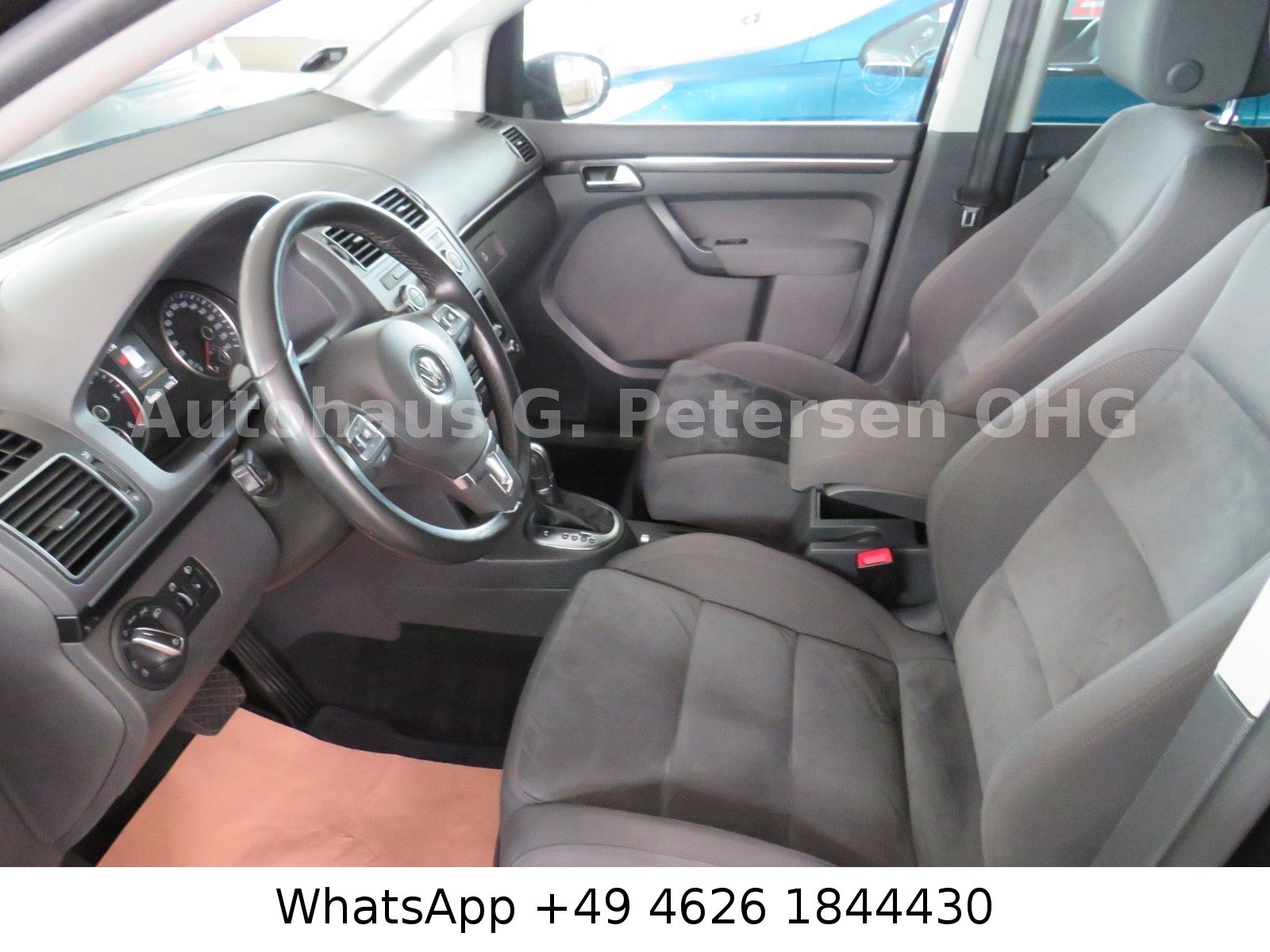 Fahrzeugabbildung Volkswagen Touran Highline*DSG*Sitzh*Einpark*Allwetter*
